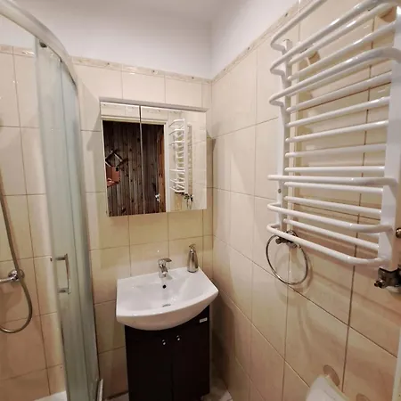 Haus In Der Ruhigen Siedlung