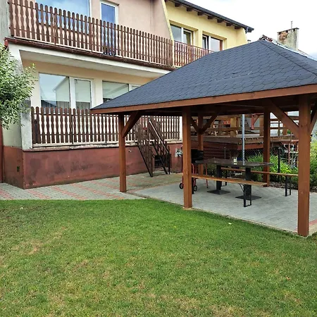 Haus In Der Ruhigen Siedlung