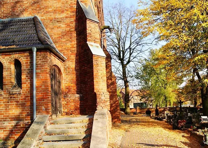 Haus In Der Ruhigen Siedlung